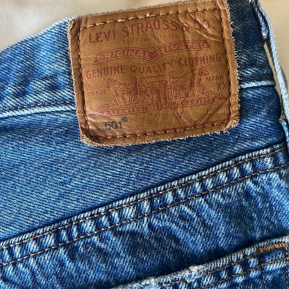 Levi’s - Picture 3 of 7